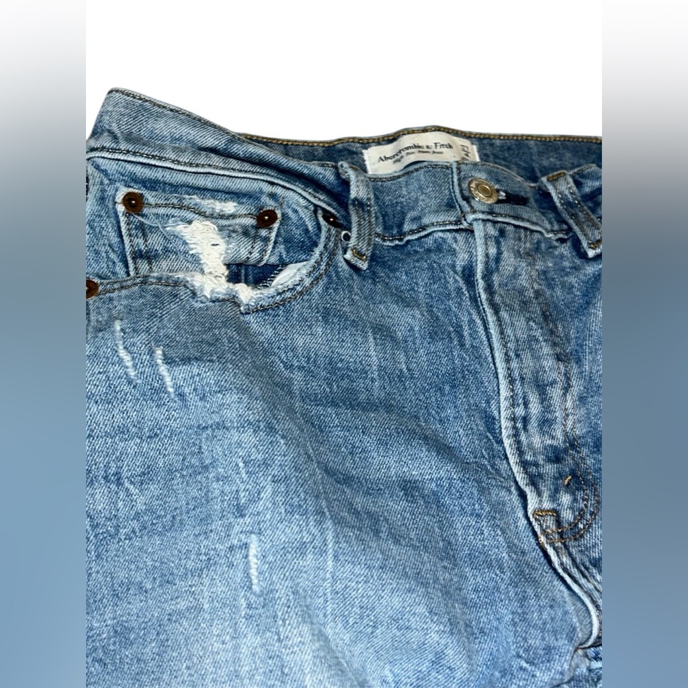 abercrombie&fitch high rise mom light wash lightly distressed jeans women’s 27” - Picture 5 of 11